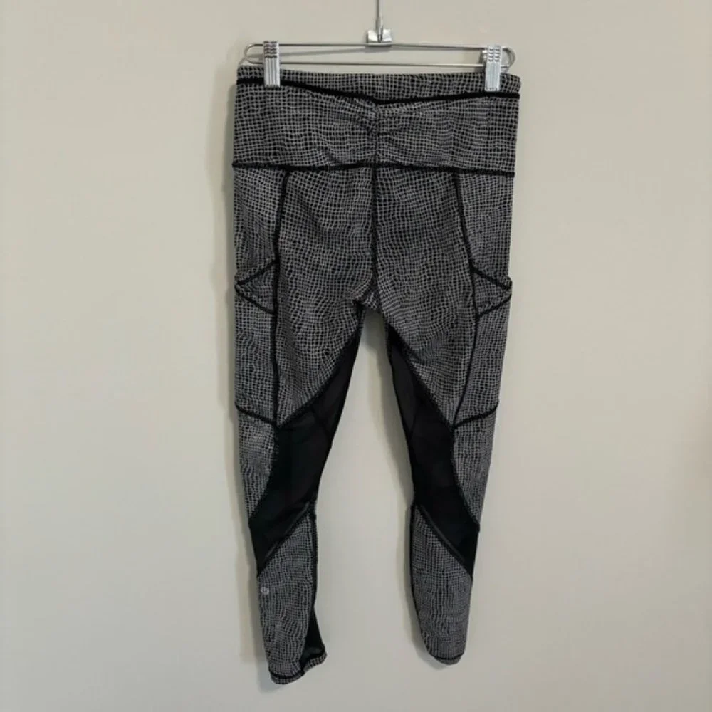 Lululemon Outrun Tight Fall Net White Black Side Pocket Workout Ankle Crop - Picture 9 of 16